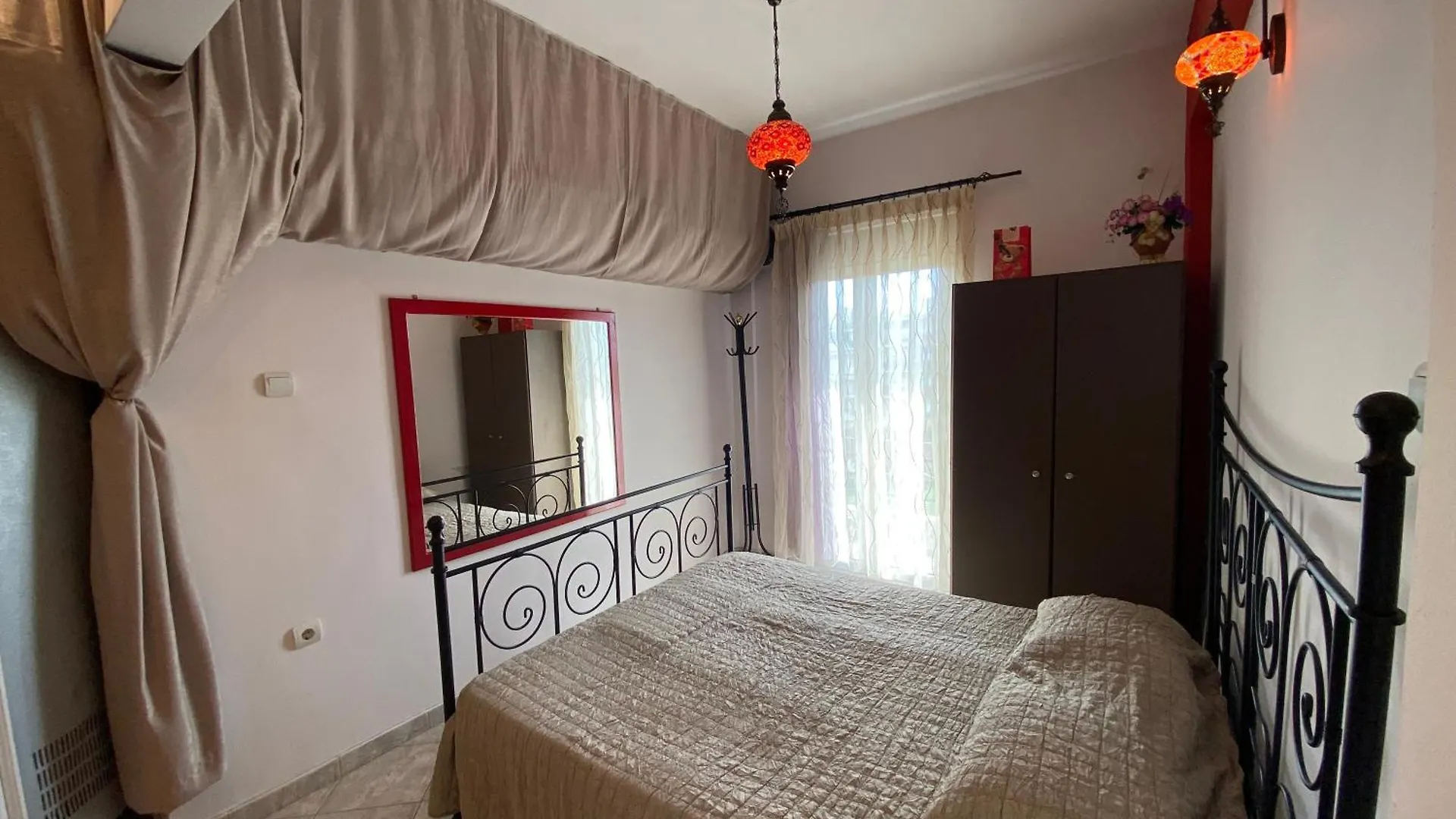 Afroditi Solarium/Massage Apartment Thessaloniki