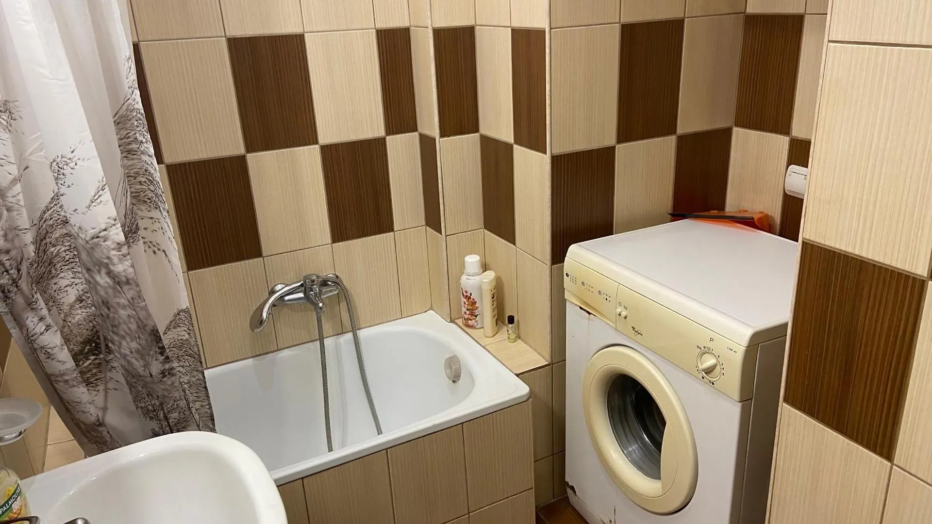 Afroditi Solarium/Massage Apartment Thessaloniki