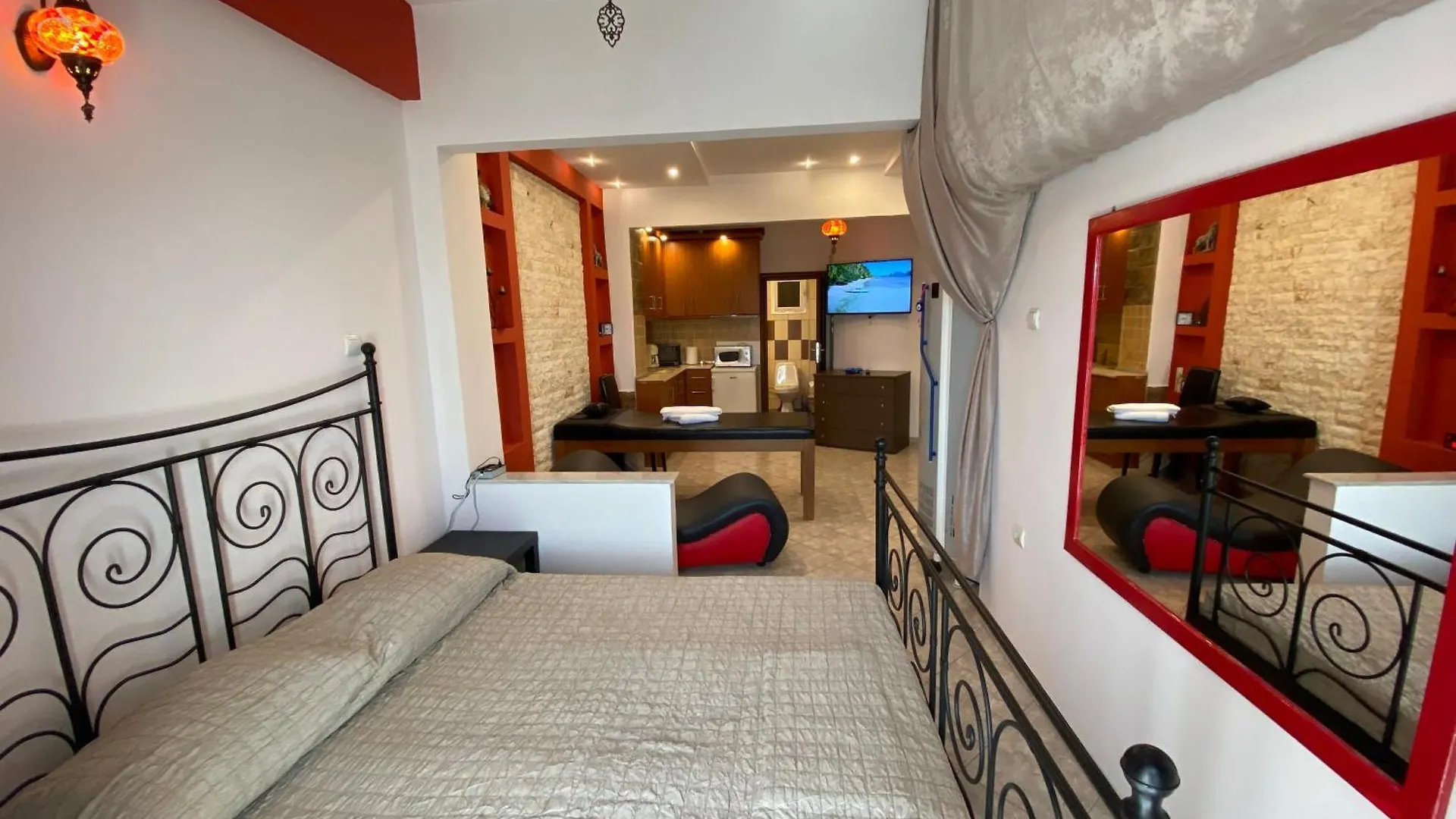 Afroditi Solarium/Massage Apartment Thessaloniki Greece